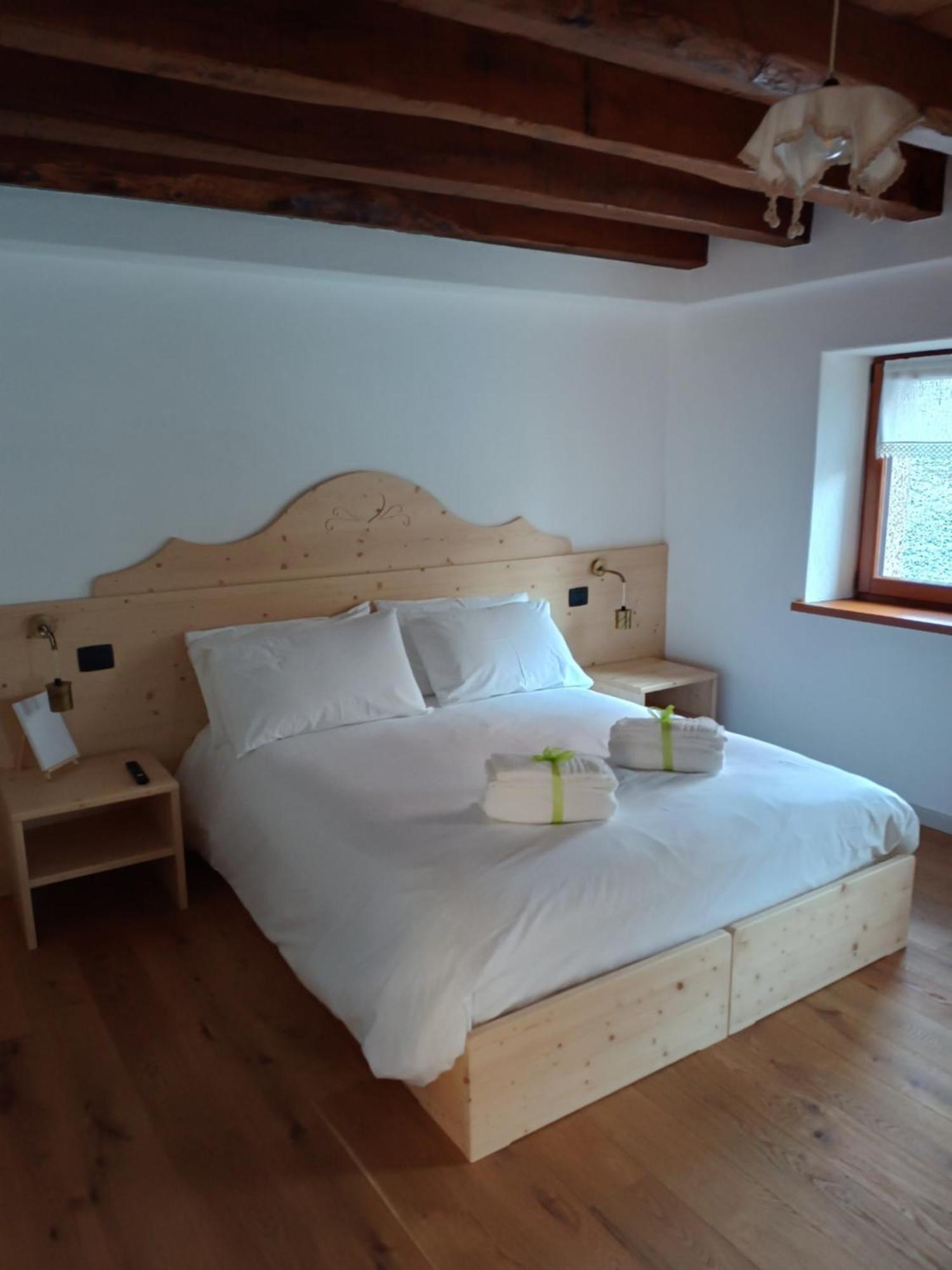 La Farie Bed and Breakfast Mediis Eksteriør billede